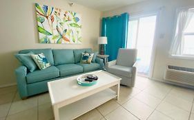 Emerald Skye 52 By Albvr - Beautifully Decorated Beachfront Condo